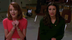 photo emmarachelclap.gif